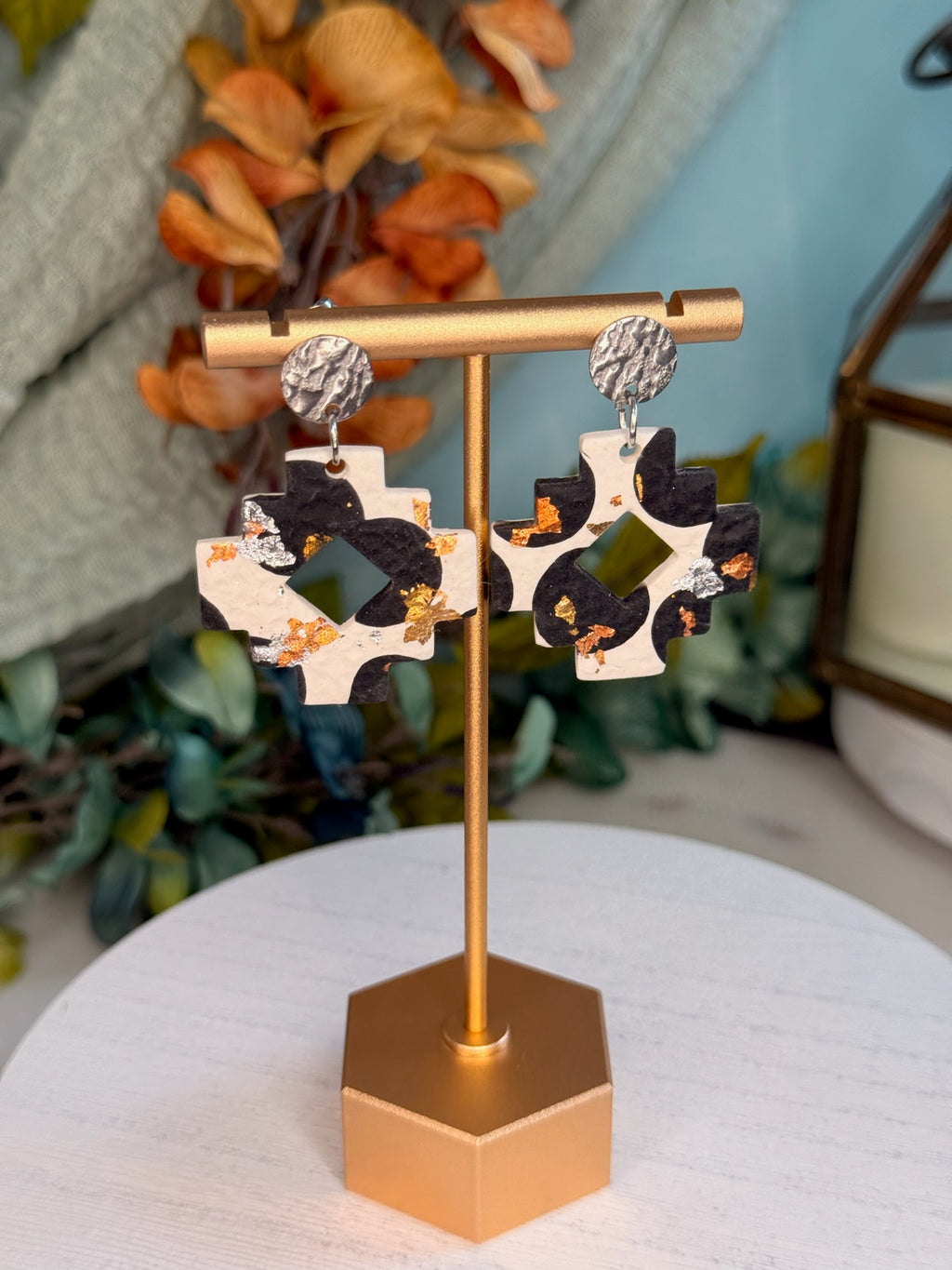 Gilded Ranch — Hammered Silver