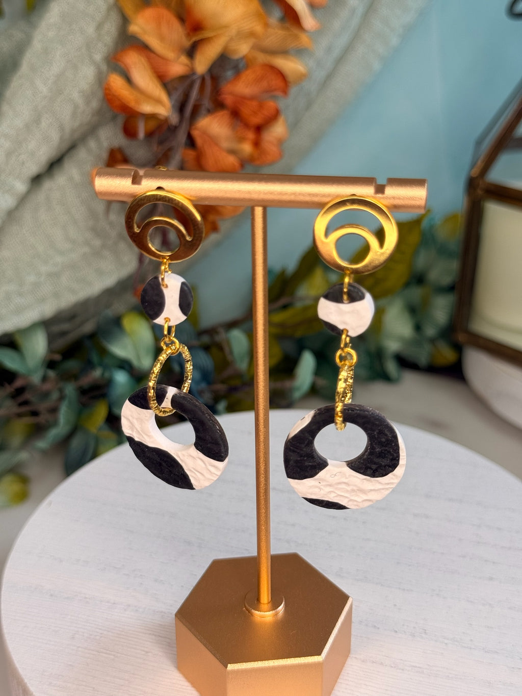 Cowhide Lasso Tiers