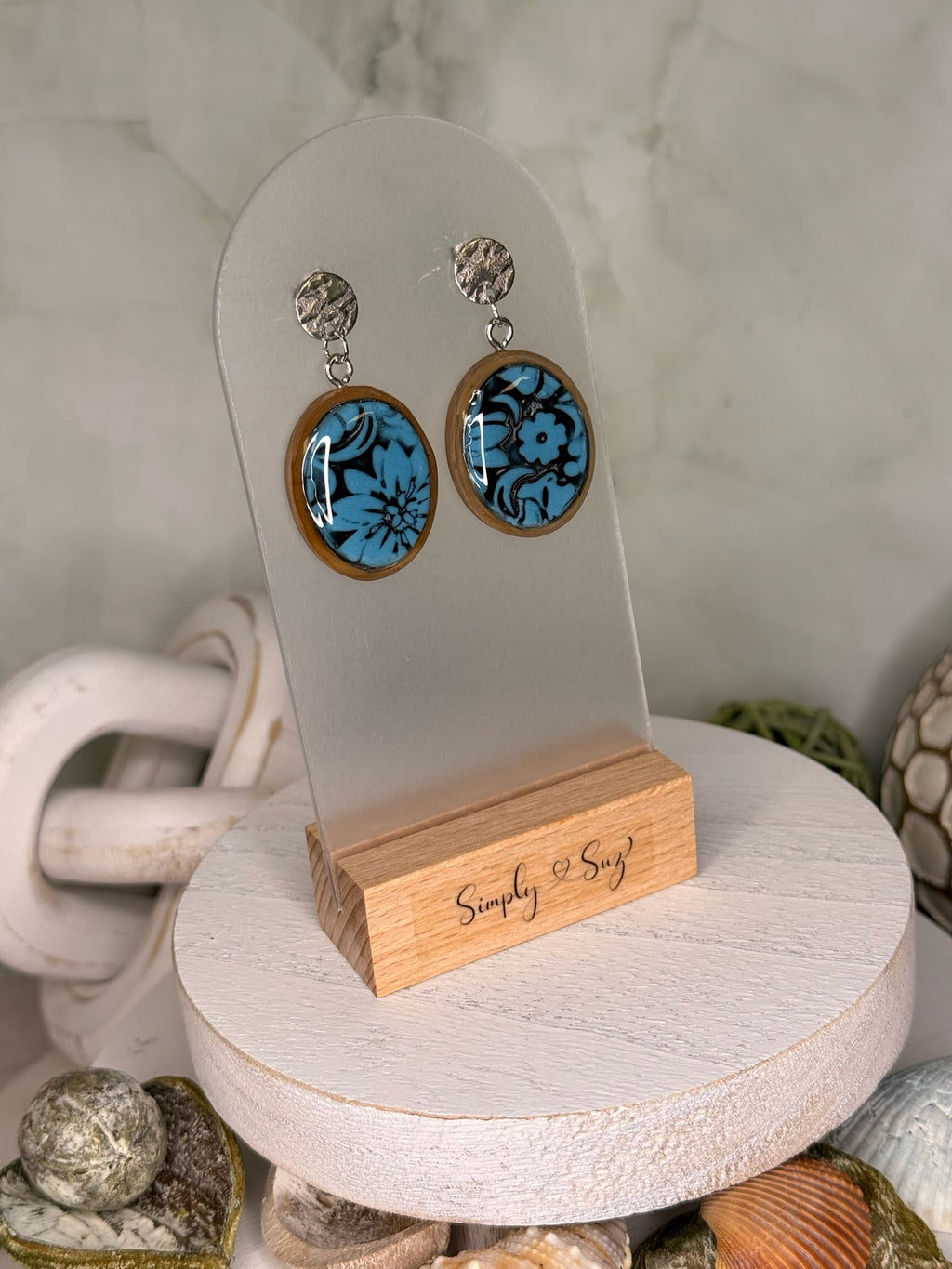 Delft Garden Oval Cameos