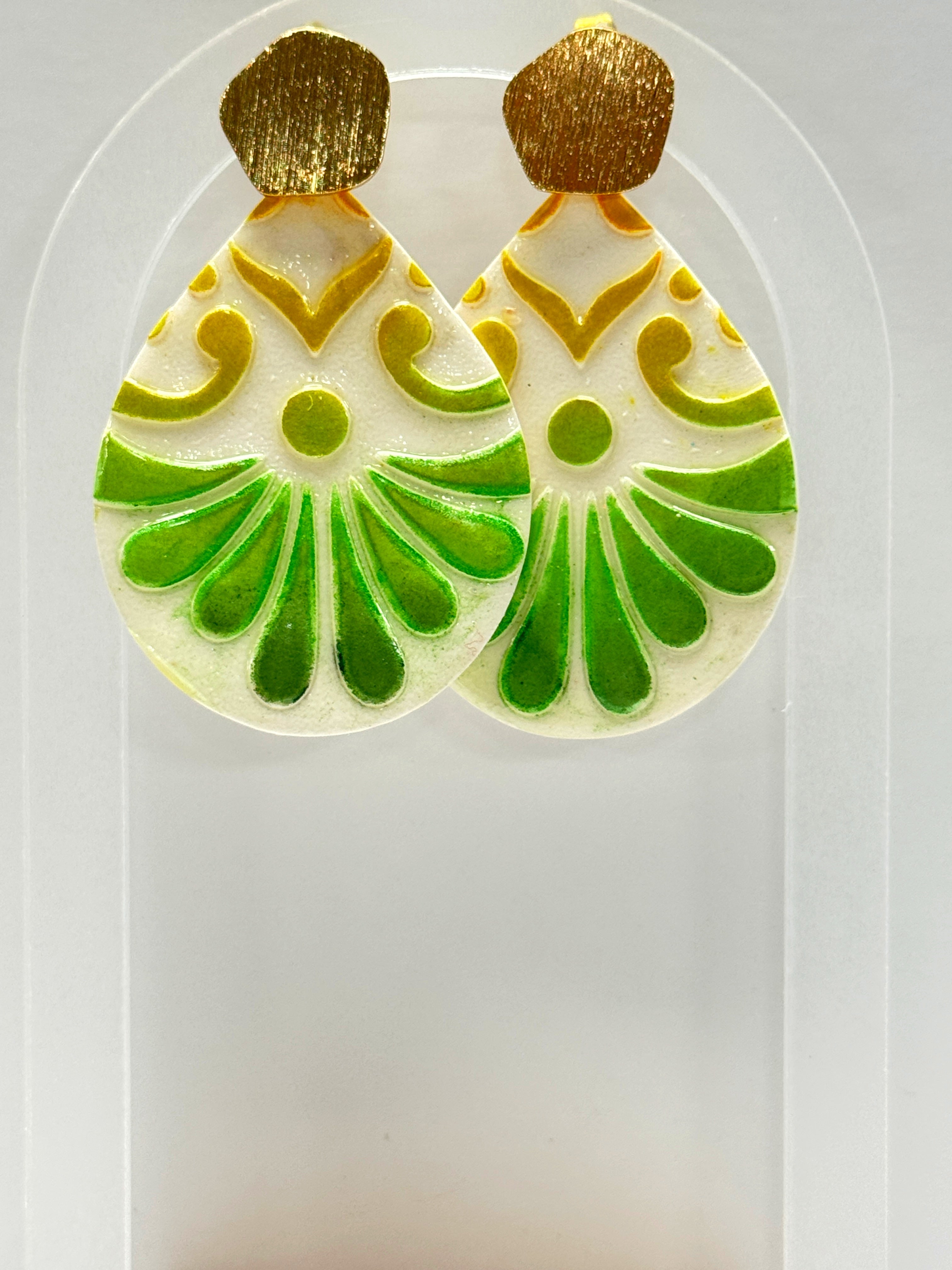 Verde Tile Teardrops